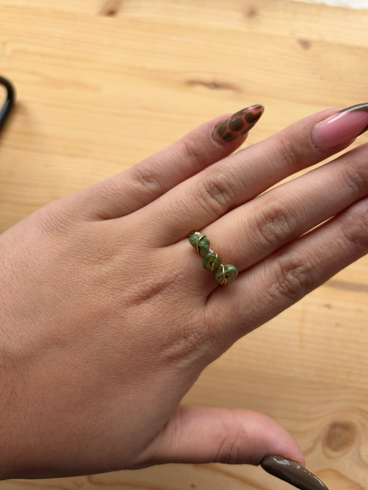 Bague avec perle verte