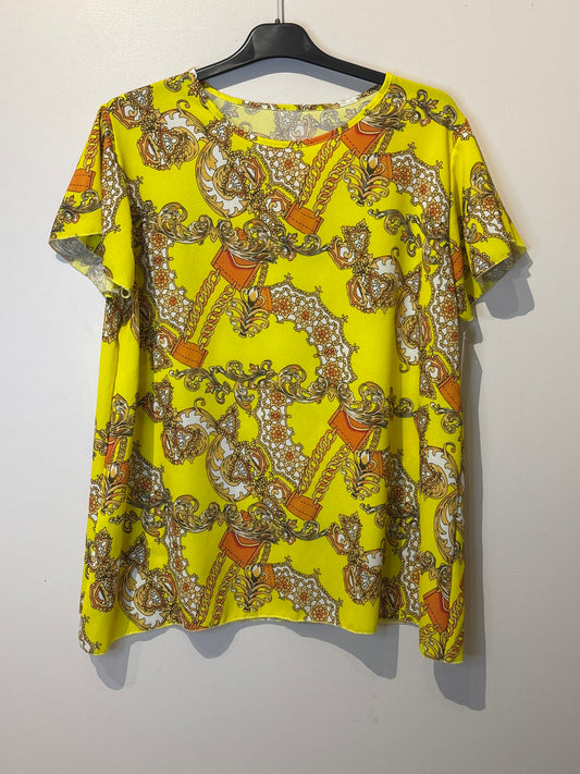 Haut jaune à motif