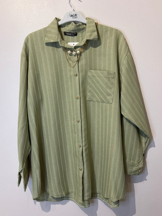 Chemise verte à rayures